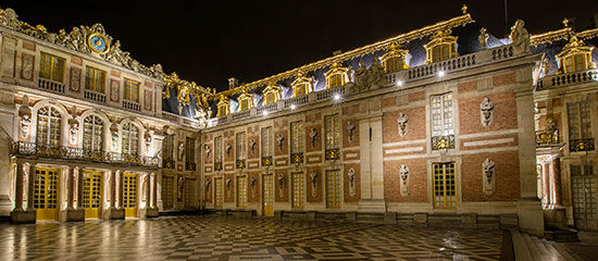 Beautiful Versailles by night